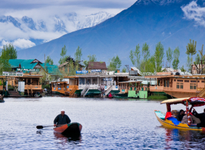 Kashmir Houseboat Tour