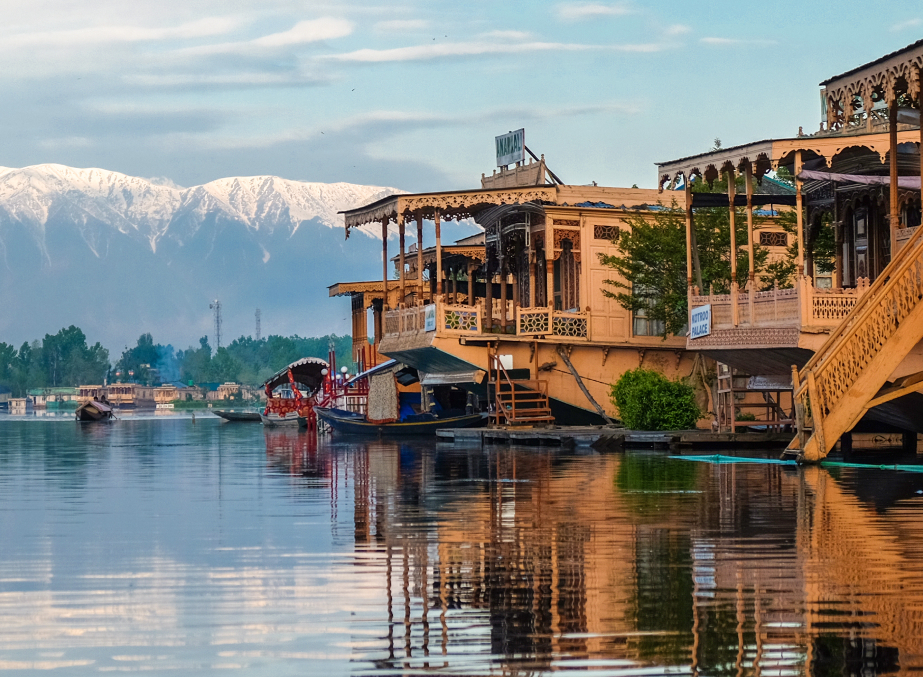 House Boat in  Dal Lake