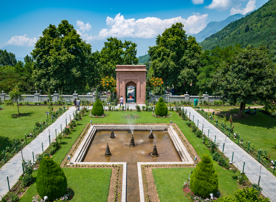 Mughal gardens in kashmir
