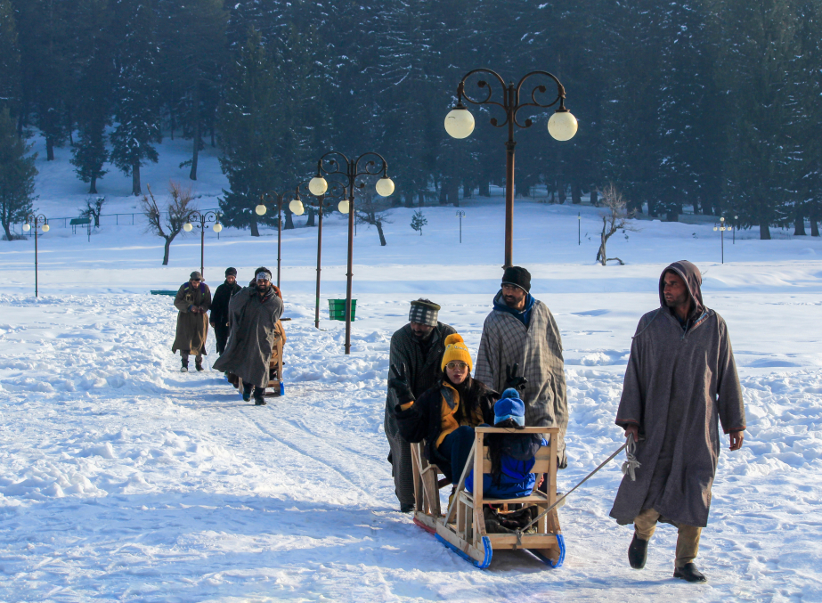 Journey from Srinagar to Pahalgam: Exploring the Paradise of Kashmir