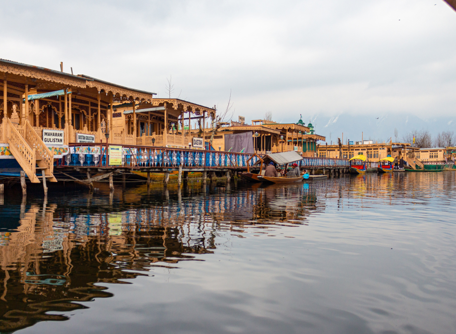 Famous Houseboats in Dal Lake