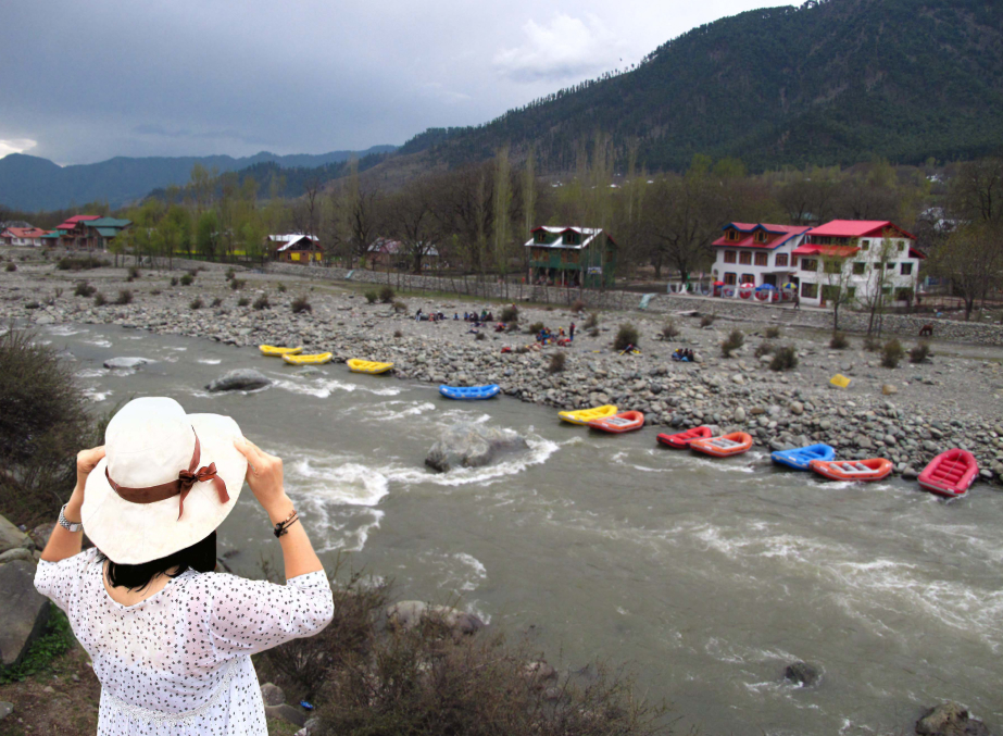 river rafting kashmir