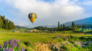 Thrilling Kashmir Holiday Package