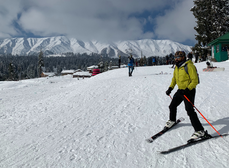 Skiing Gulmarg