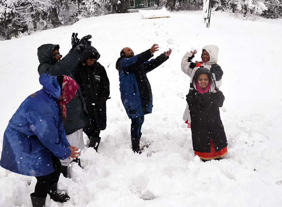 Snow Ball Fights