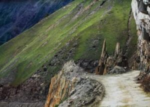 Shrinagar ladakh road
